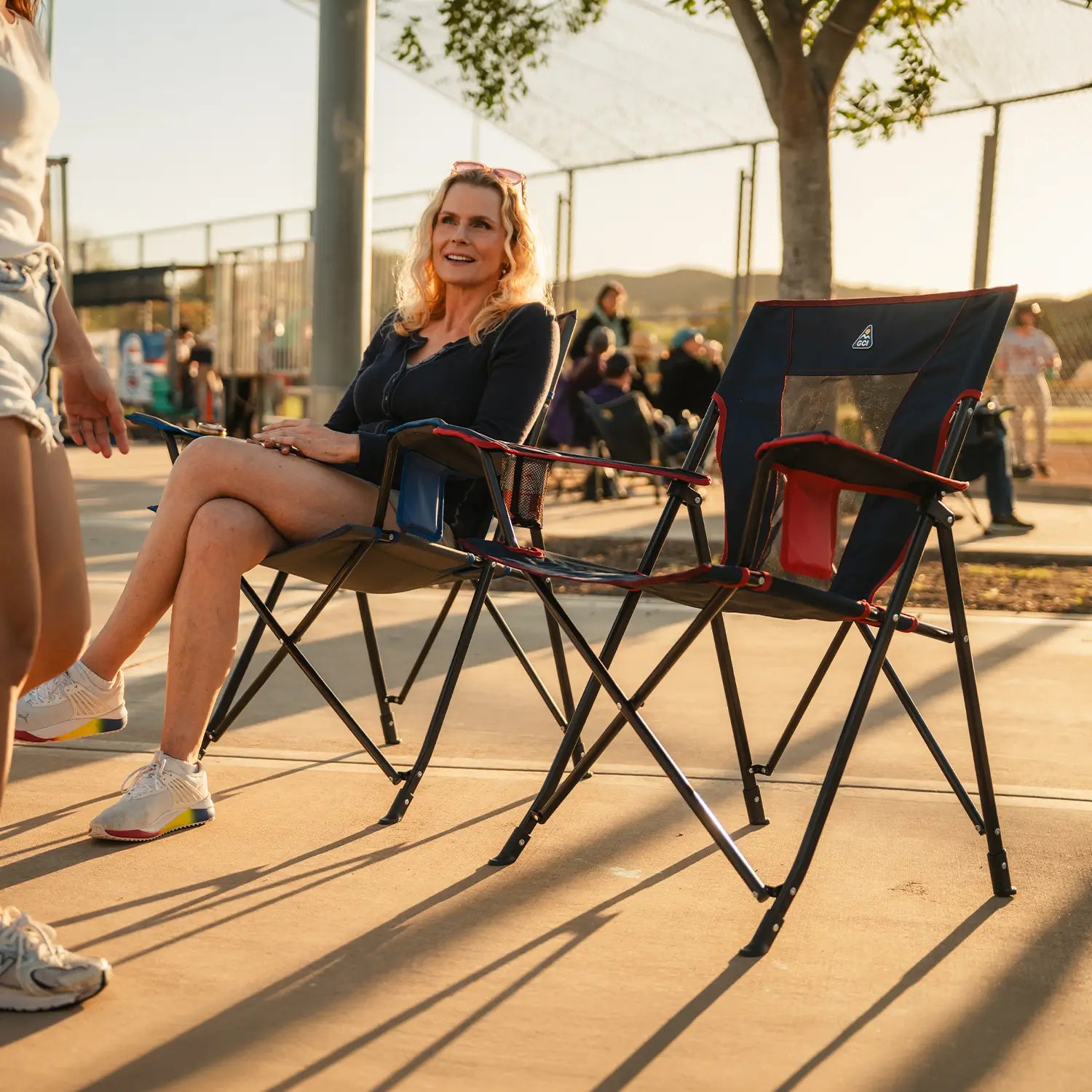 Micro-Folding Comfort Quad Chair - Choice 989 - Premium Slim-Fold Compact Chair with Messenger Bag Detail