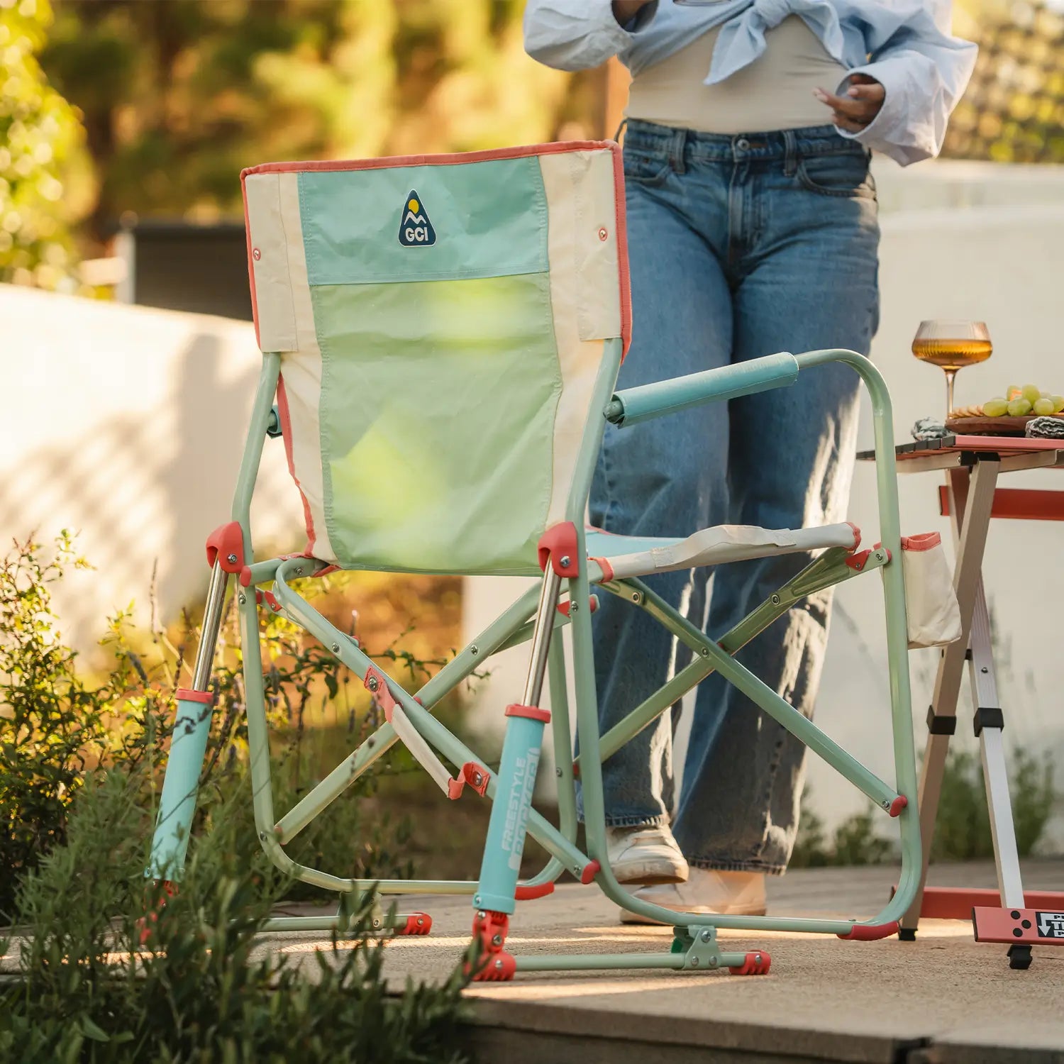 Heavy-Duty Freestyle Freestyle Rocker - Choice 711 - Heavy-Duty Kickback Rocker with Beverage Holder Detail
